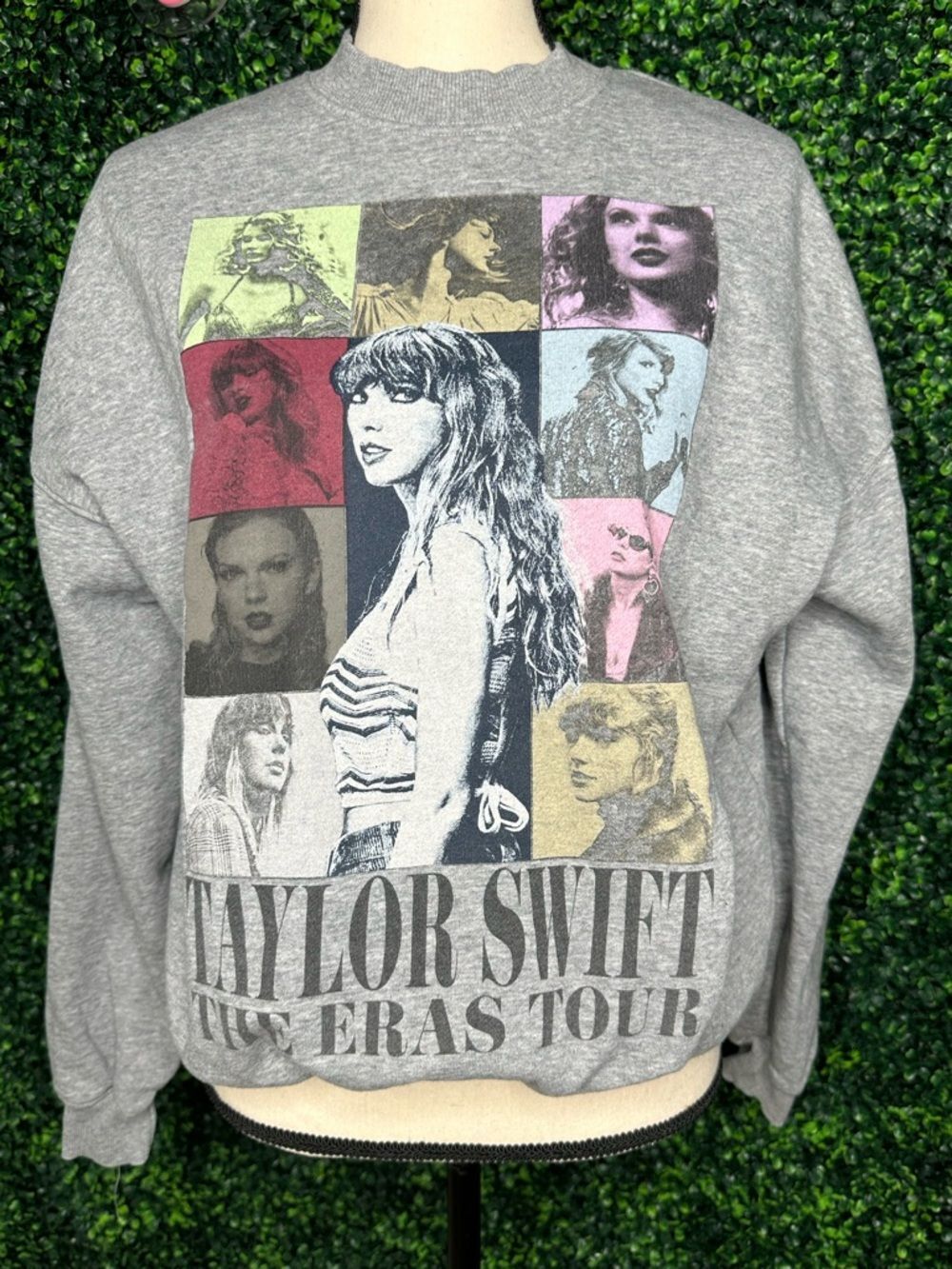 Taylor Swift Eras Tour Crewneck Sweatshirt Gray Graphic Size S